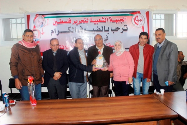 لاجئين