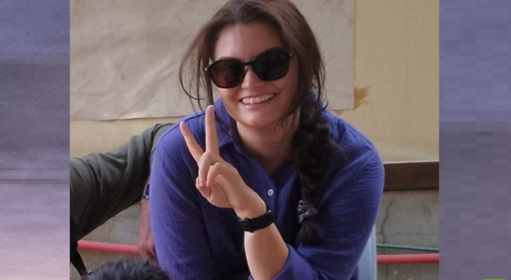 الناشطة الأمريكية التركية عائشة إيزغي.png