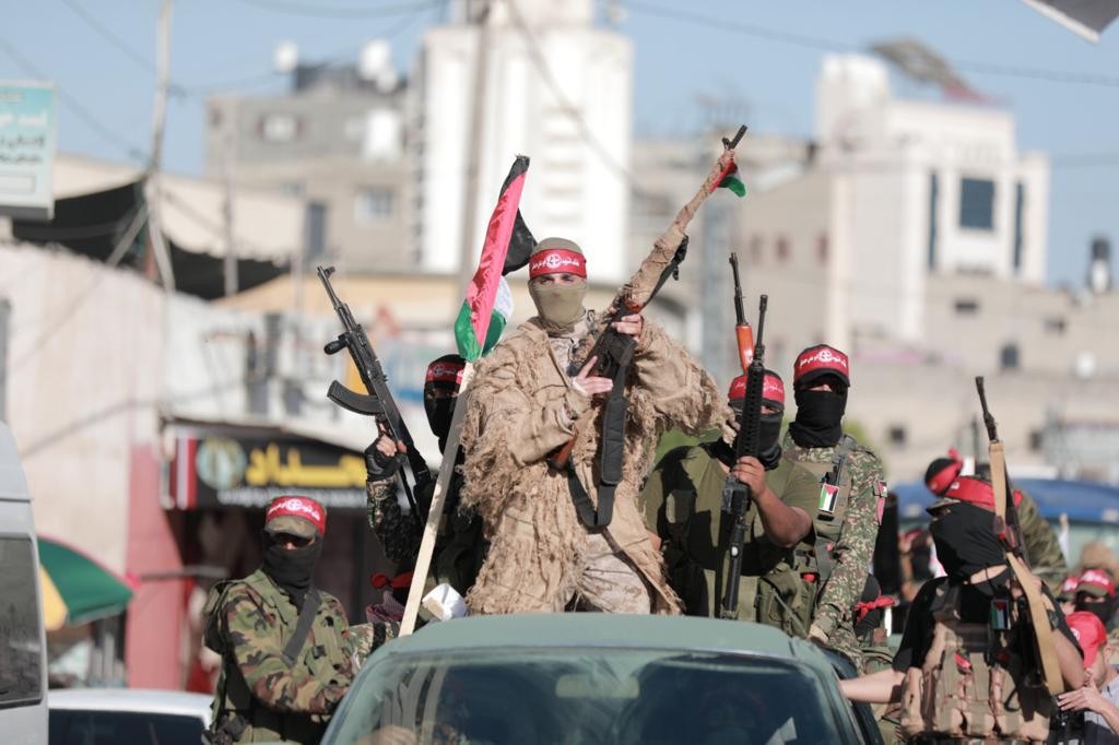 الآلاف من أنصار الجبهة الشعبيةيشاركون في المسيرة الضخمة احتفالاً بانتصار المقاومة (12).jpg